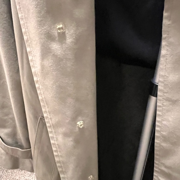 London Fog Classic Trench Coat, size 42 Regular Tan Beige USA made - Picture 4 of 16